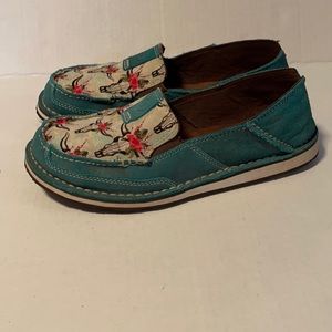 Ariat Cruiser Steers and Roses